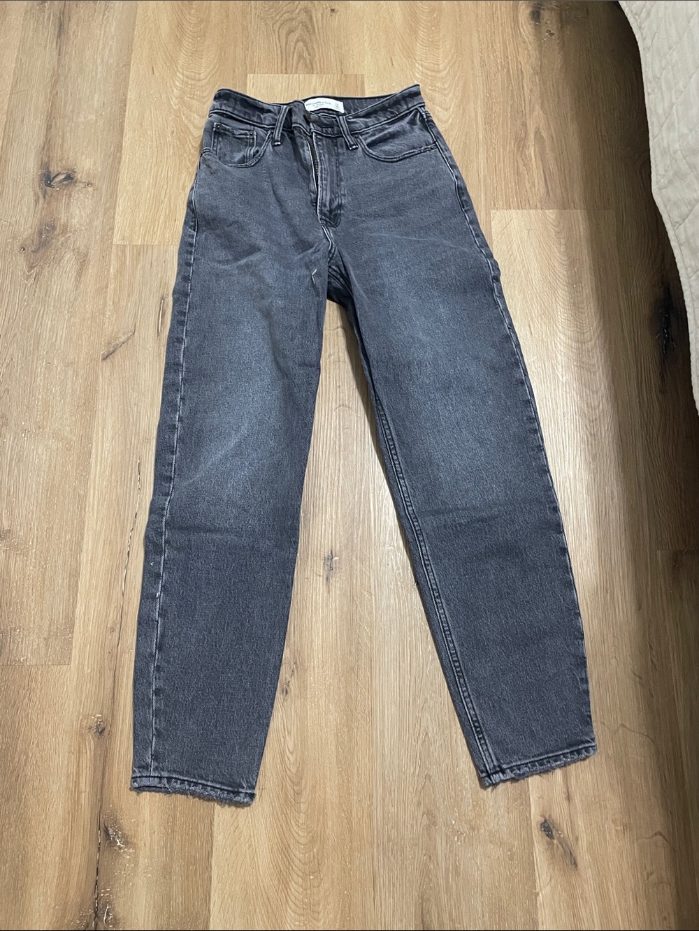 Abercrombie & Fitch The 80’s Mom High Rise Charcoal Jeans